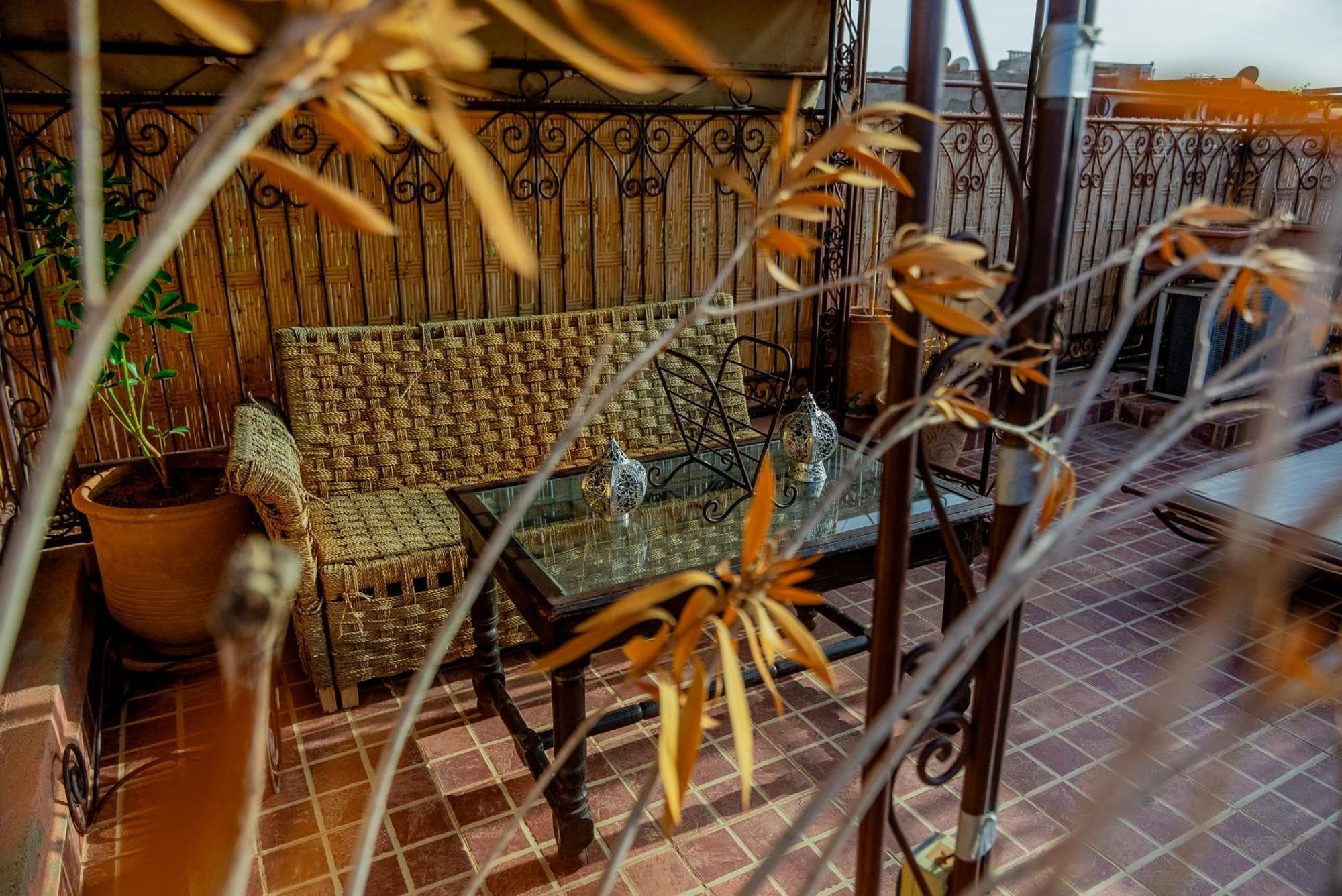 Riad The Moroccans Pool And Terrace มาร์ราเกช ภายนอก รูปภาพ