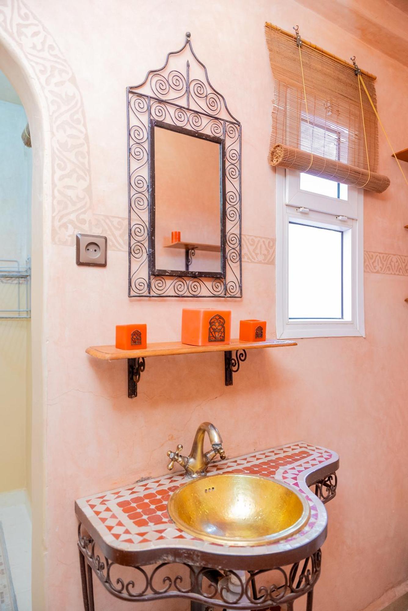 Riad The Moroccans Pool And Terrace มาร์ราเกช ภายนอก รูปภาพ