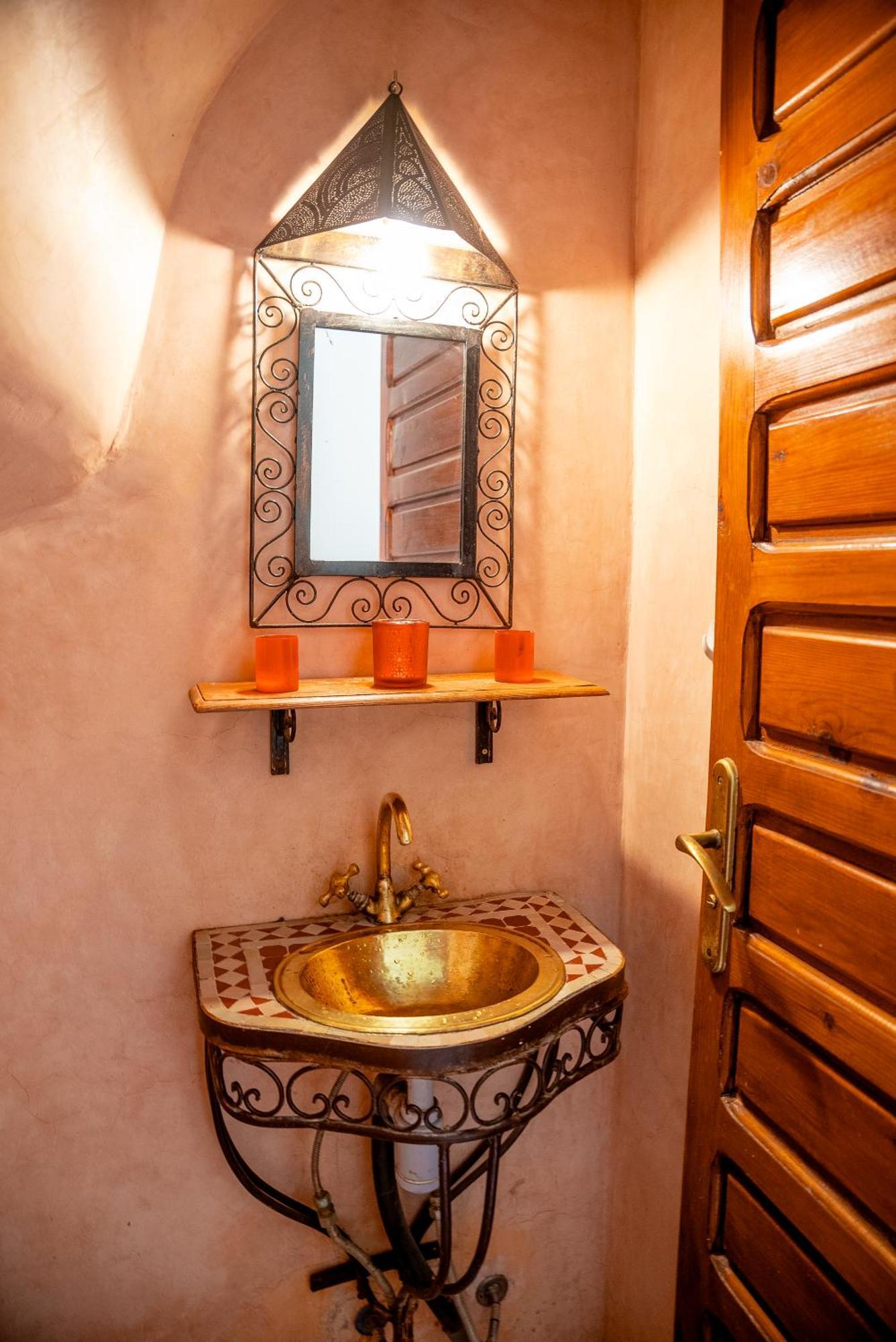 Riad The Moroccans Pool And Terrace มาร์ราเกช ภายนอก รูปภาพ