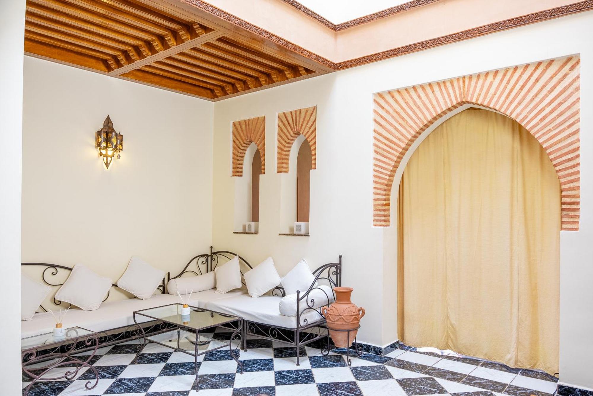Riad The Moroccans Pool And Terrace มาร์ราเกช ภายนอก รูปภาพ